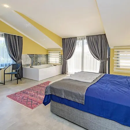 Willa Soeguet 3 - 4 Bedroom With Jacuzzi In *
