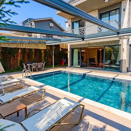 Willa Soeguet 3 - 4 Bedroom With Jacuzzi In Fethiye
