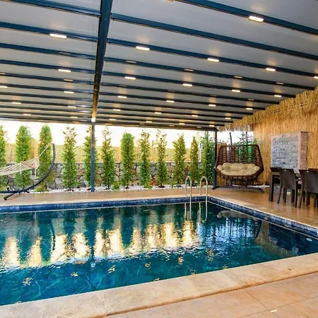 Soeguet 3 - 4 Bedroom With Jacuzzi In Willa Fethiye