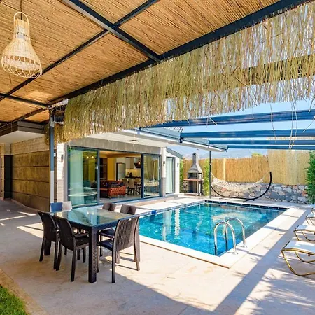 Soeguet 3 - 4 Bedroom With Jacuzzi In Willa Fethiye
